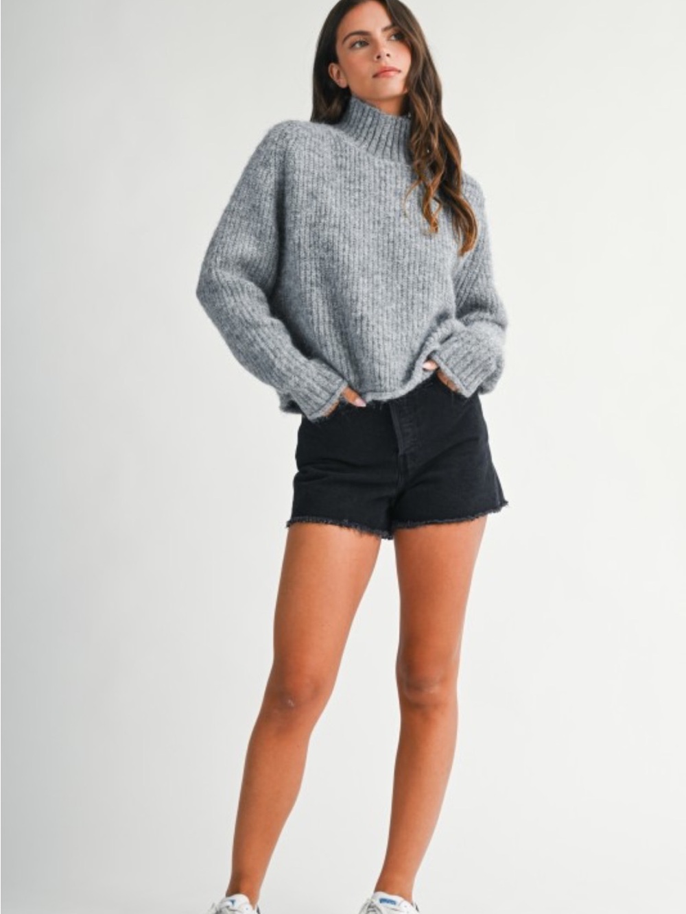 🆕🤍GRAY MACI SWEATER - Picture 2 of 2